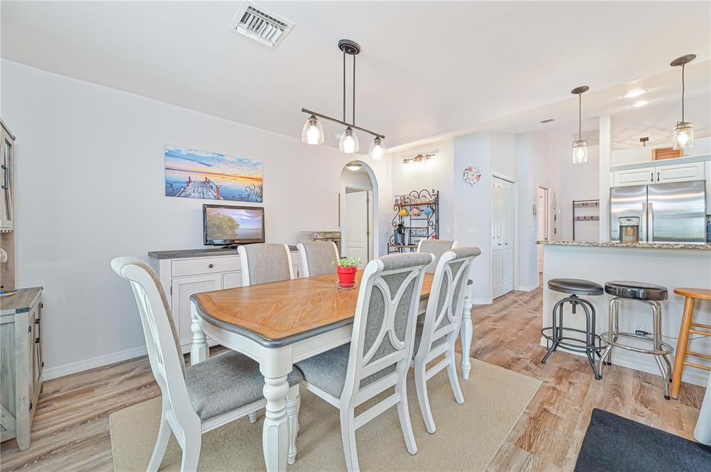 待售: $409,000 (3 贝兹, 2 浴室, 1476 平方英尺)