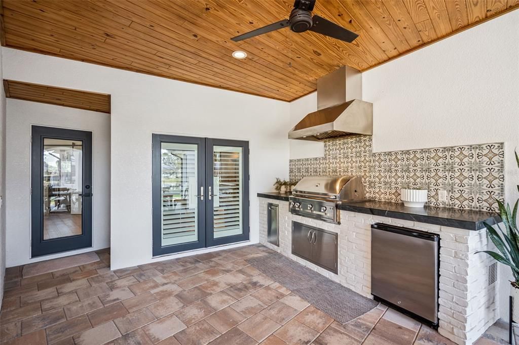 For Sale: $3,725,000 (5 beds, 4 baths, 4875 Square Feet)