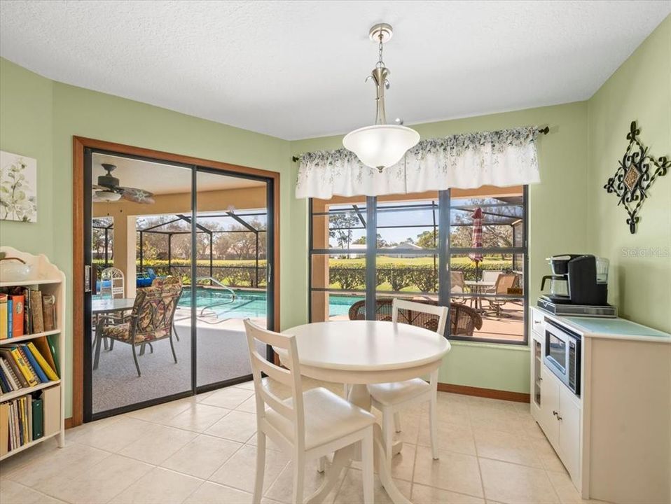 En Venta: $399,000 (3 camas, 2 baños, 2199 Pies cuadrados)