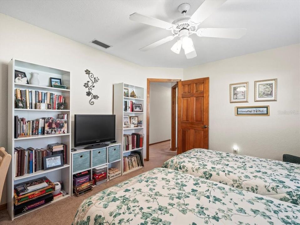 En Venta: $399,000 (3 camas, 2 baños, 2199 Pies cuadrados)