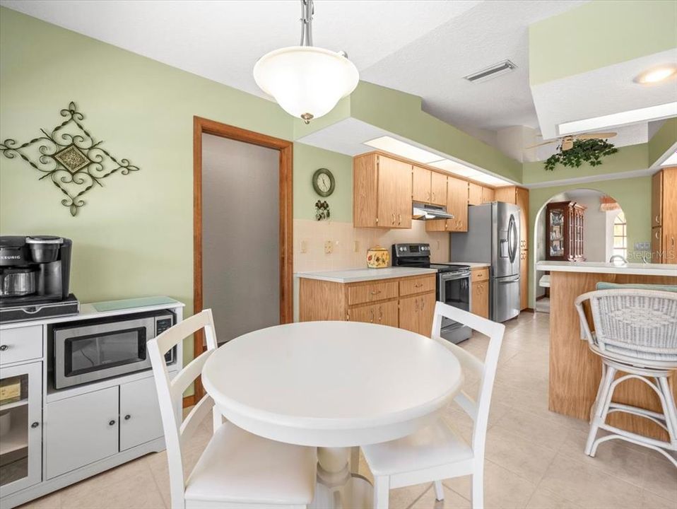 En Venta: $399,000 (3 camas, 2 baños, 2199 Pies cuadrados)