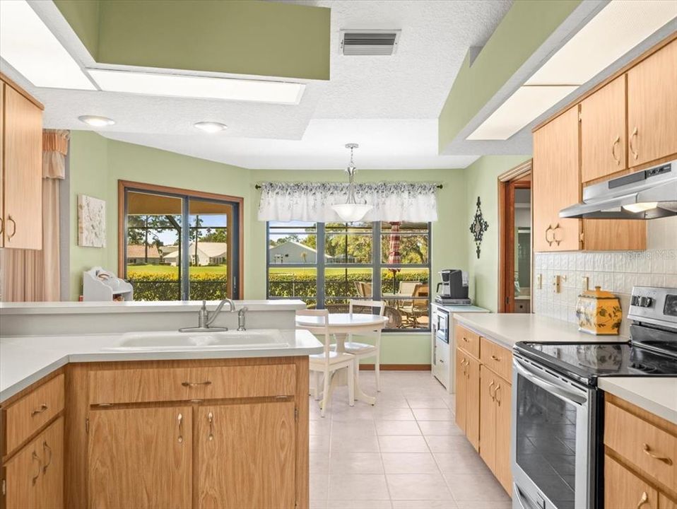 En Venta: $399,000 (3 camas, 2 baños, 2199 Pies cuadrados)