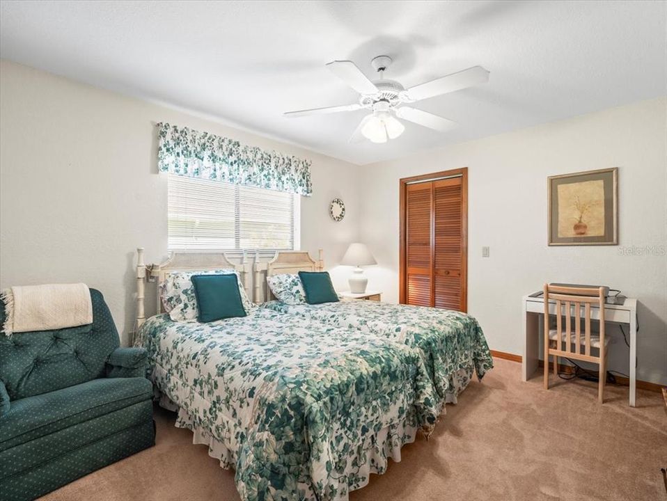 En Venta: $399,000 (3 camas, 2 baños, 2199 Pies cuadrados)