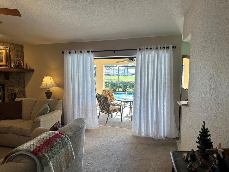 En Venta: $399,000 (3 camas, 2 baños, 2199 Pies cuadrados)