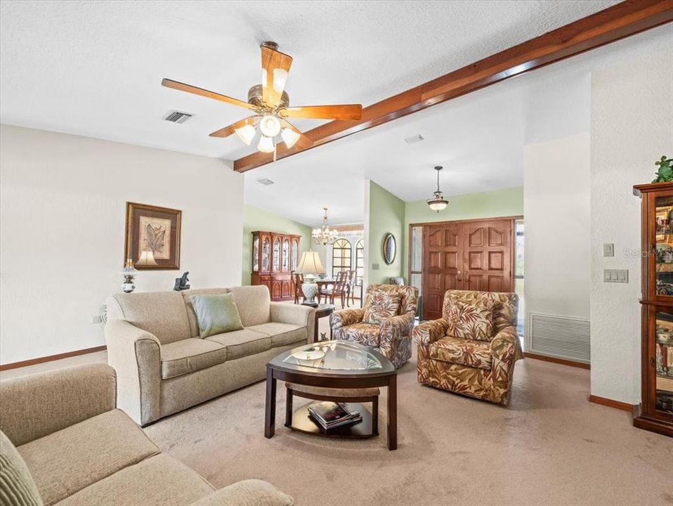 En Venta: $399,000 (3 camas, 2 baños, 2199 Pies cuadrados)