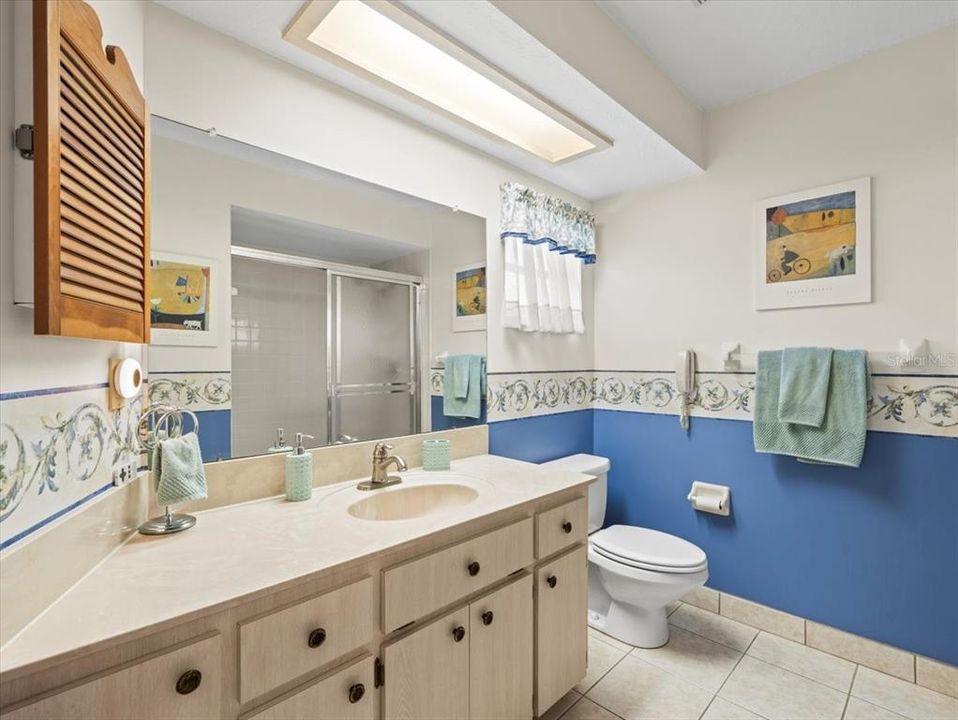 En Venta: $399,000 (3 camas, 2 baños, 2199 Pies cuadrados)