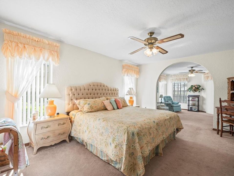 En Venta: $399,000 (3 camas, 2 baños, 2199 Pies cuadrados)