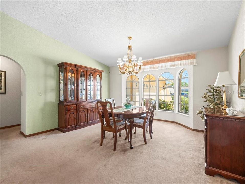 En Venta: $399,000 (3 camas, 2 baños, 2199 Pies cuadrados)