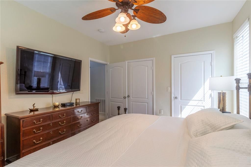 En Venta: $250,000 (2 camas, 2 baños, 1140 Pies cuadrados)