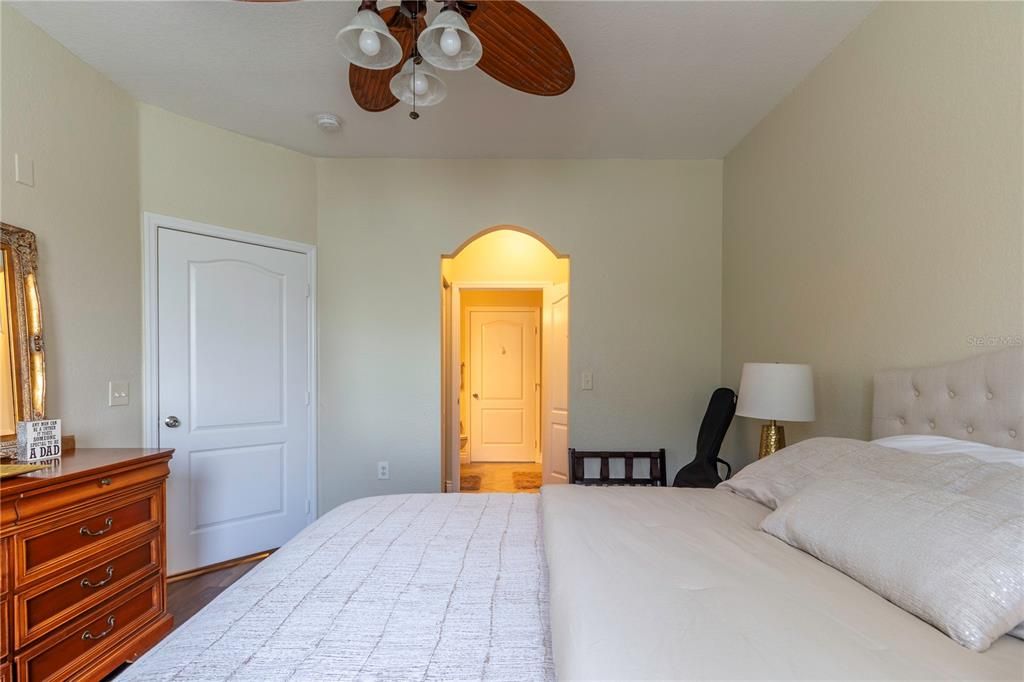 En Venta: $250,000 (2 camas, 2 baños, 1140 Pies cuadrados)