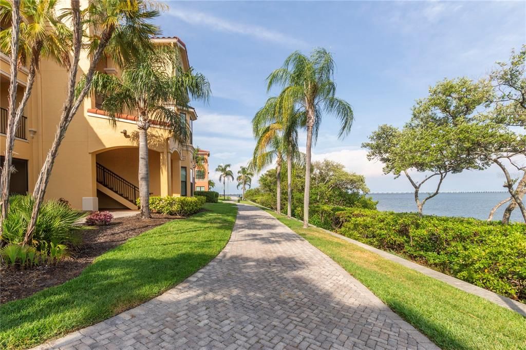 En Venta: $250,000 (2 camas, 2 baños, 1140 Pies cuadrados)