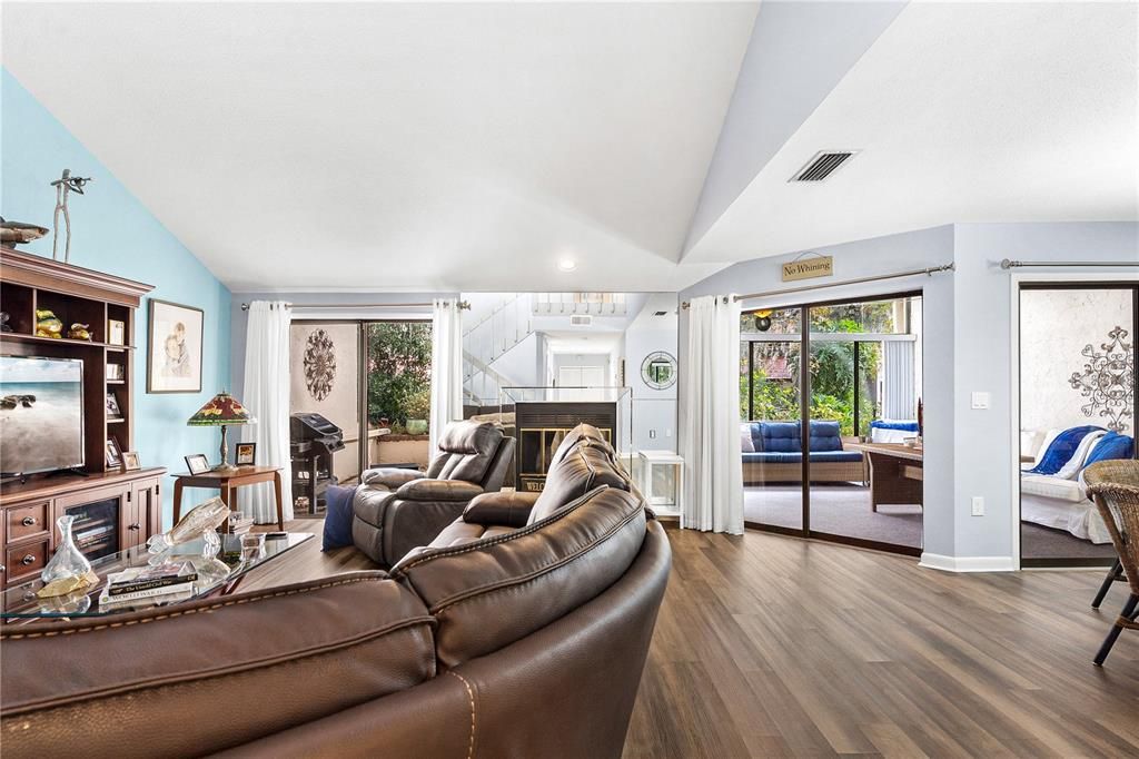 待售: $299,900 (3 贝兹, 2 浴室, 1928 平方英尺)