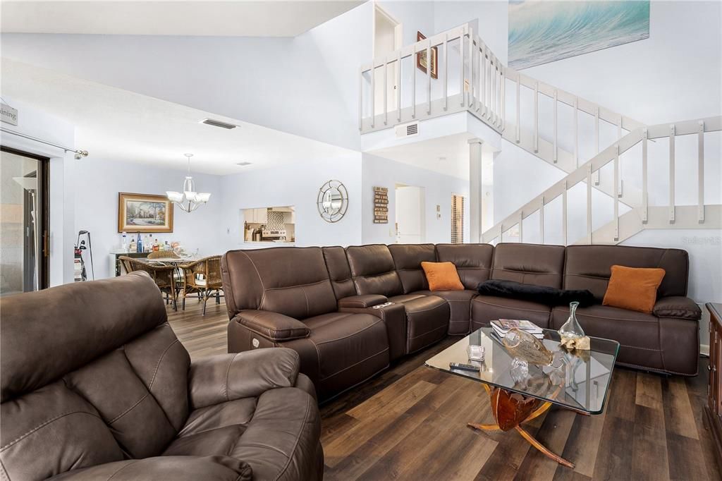 待售: $299,900 (3 贝兹, 2 浴室, 1928 平方英尺)