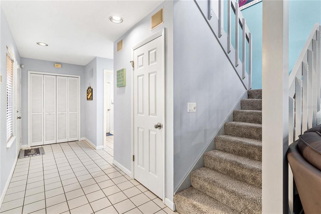 待售: $299,900 (3 贝兹, 2 浴室, 1928 平方英尺)