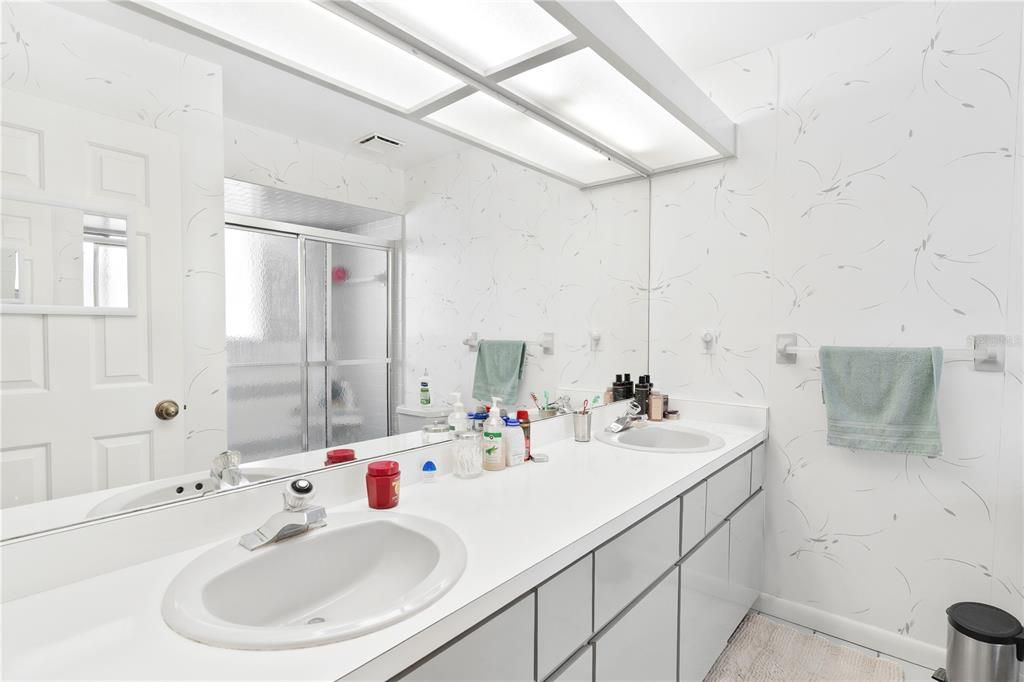 待售: $299,900 (3 贝兹, 2 浴室, 1928 平方英尺)