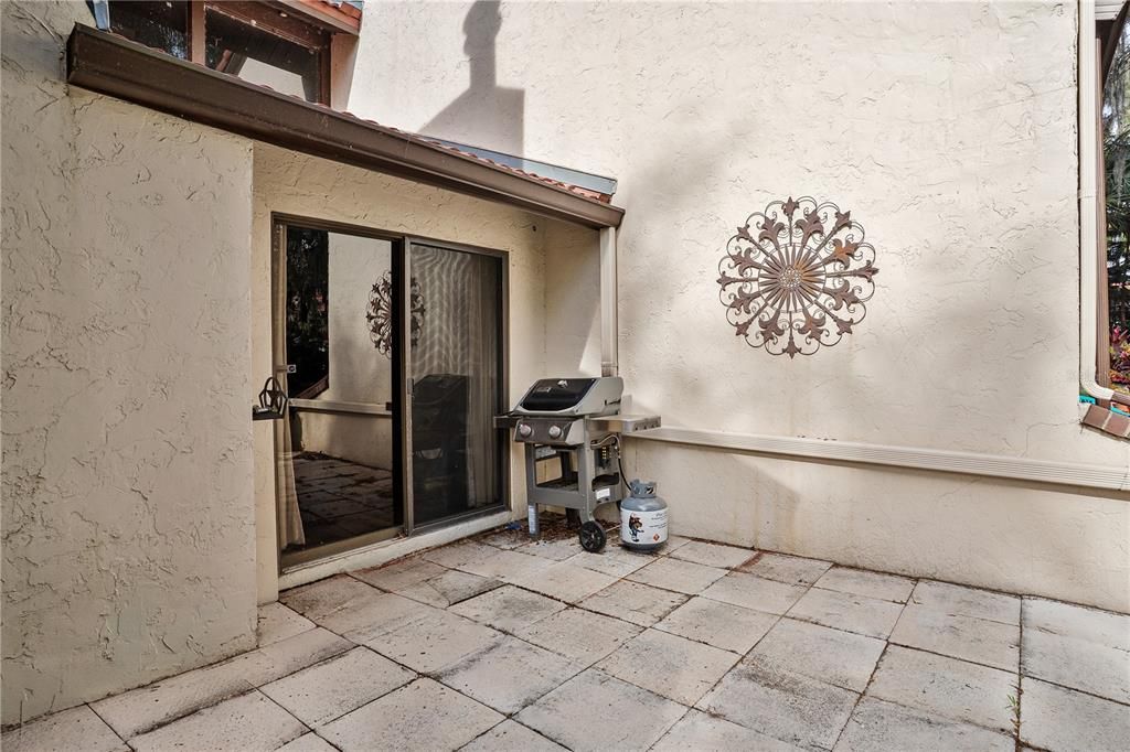 待售: $299,900 (3 贝兹, 2 浴室, 1928 平方英尺)