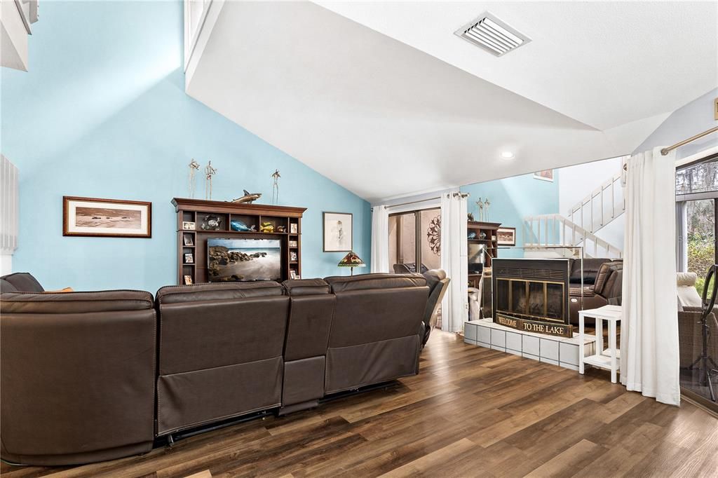 待售: $299,900 (3 贝兹, 2 浴室, 1928 平方英尺)