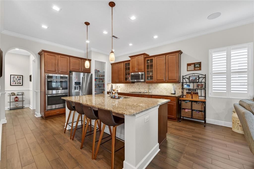 For Sale: $529,000 (3 beds, 3 baths, 2547 Square Feet)