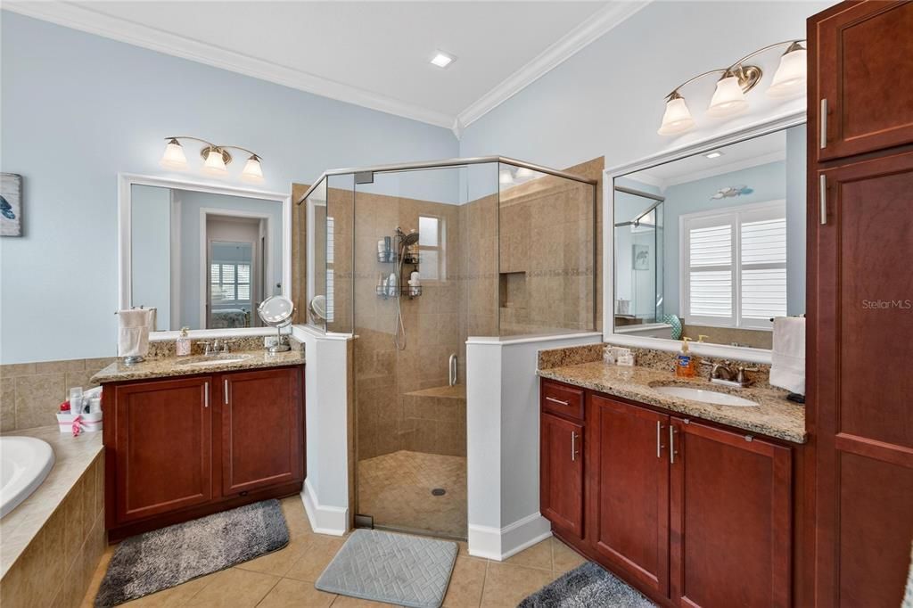 For Sale: $529,000 (3 beds, 3 baths, 2547 Square Feet)