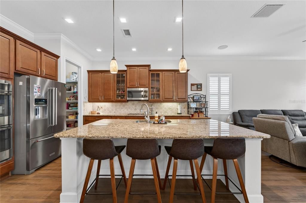 For Sale: $529,000 (3 beds, 3 baths, 2547 Square Feet)