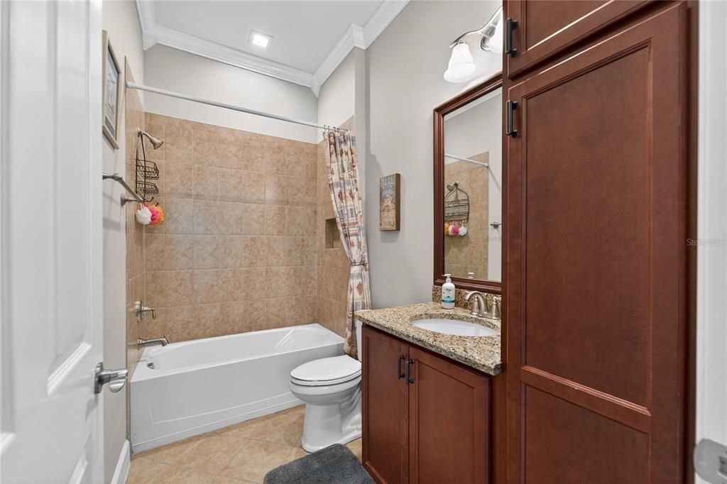 For Sale: $529,000 (3 beds, 3 baths, 2547 Square Feet)