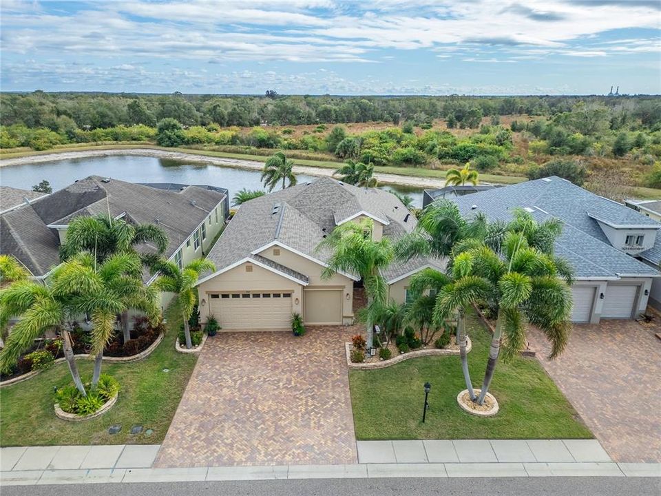 For Sale: $529,000 (3 beds, 3 baths, 2547 Square Feet)