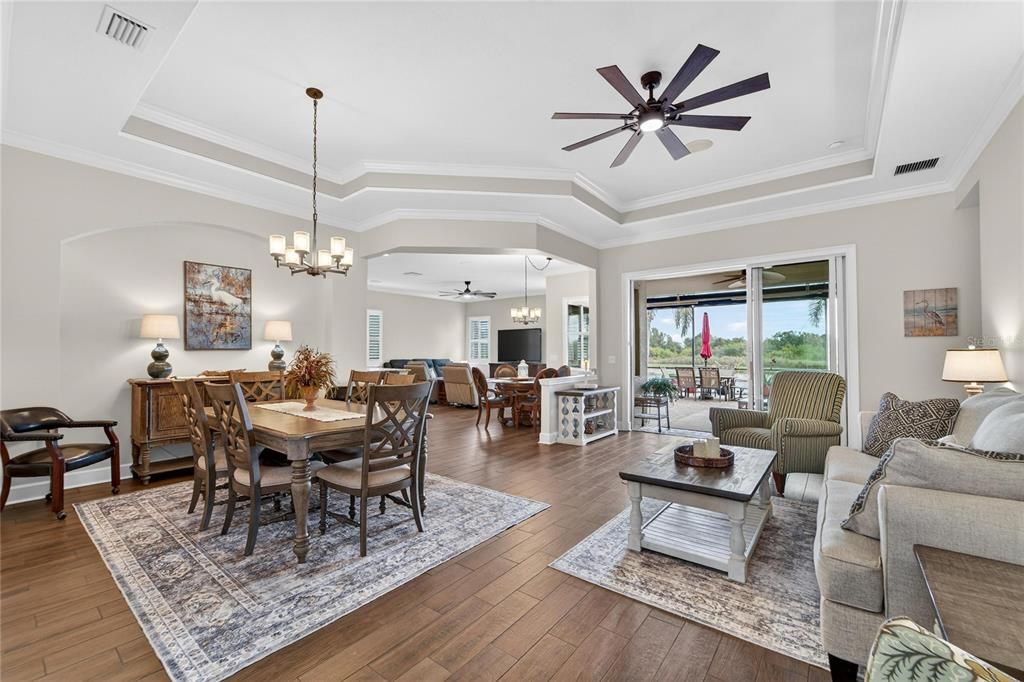 For Sale: $529,000 (3 beds, 3 baths, 2547 Square Feet)