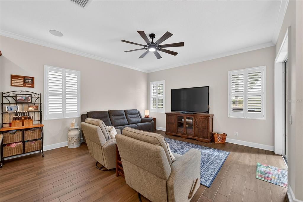 For Sale: $529,000 (3 beds, 3 baths, 2547 Square Feet)