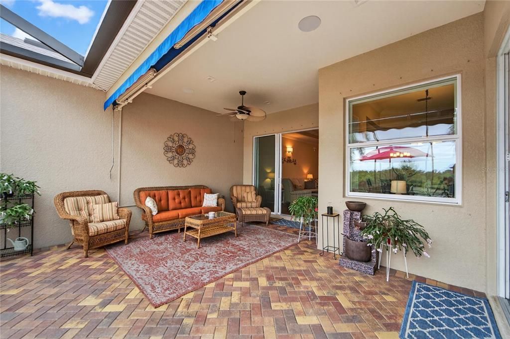 For Sale: $529,000 (3 beds, 3 baths, 2547 Square Feet)