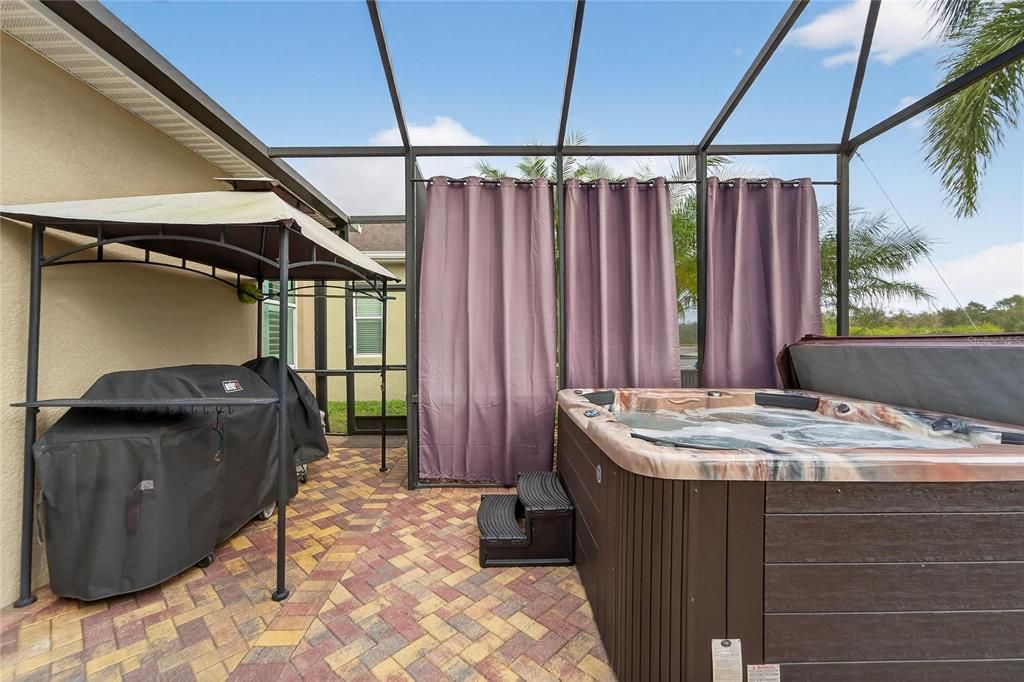 For Sale: $529,000 (3 beds, 3 baths, 2547 Square Feet)