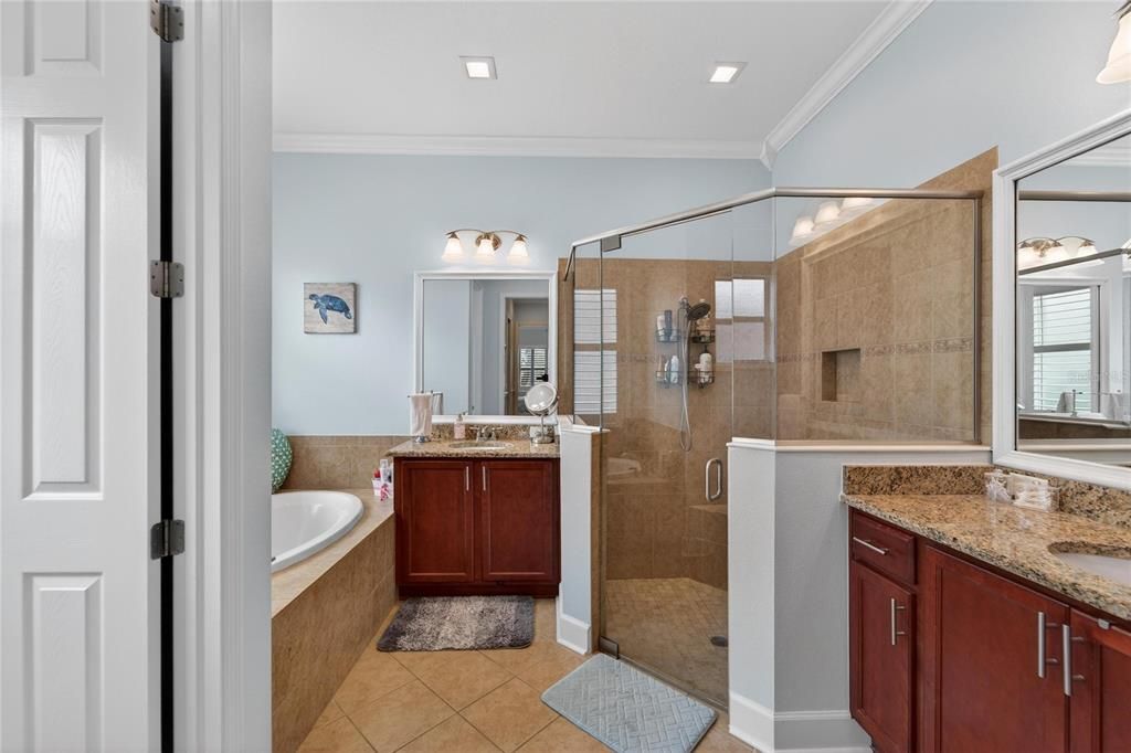 For Sale: $529,000 (3 beds, 3 baths, 2547 Square Feet)