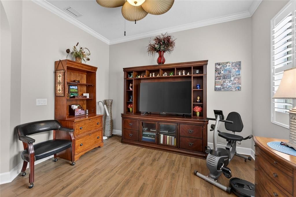 For Sale: $529,000 (3 beds, 3 baths, 2547 Square Feet)