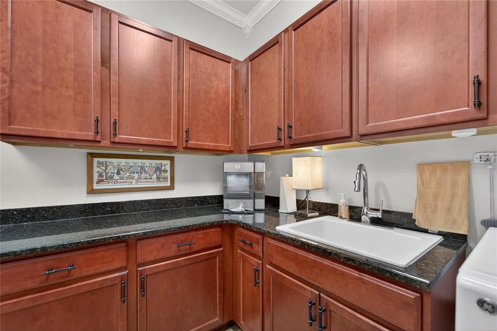 For Sale: $529,000 (3 beds, 3 baths, 2547 Square Feet)