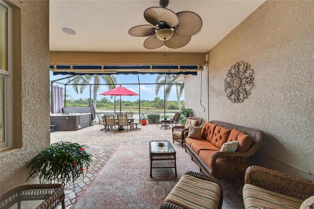 For Sale: $529,000 (3 beds, 3 baths, 2547 Square Feet)