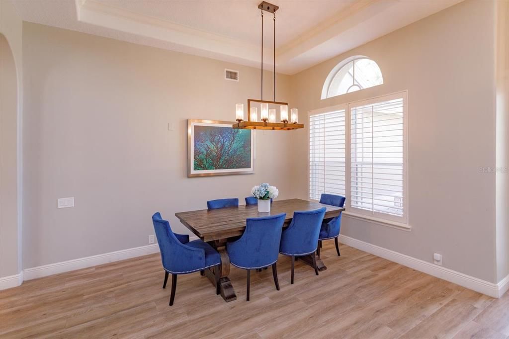 En Venta: $1,200,000 (5 camas, 4 baños, 3385 Pies cuadrados)