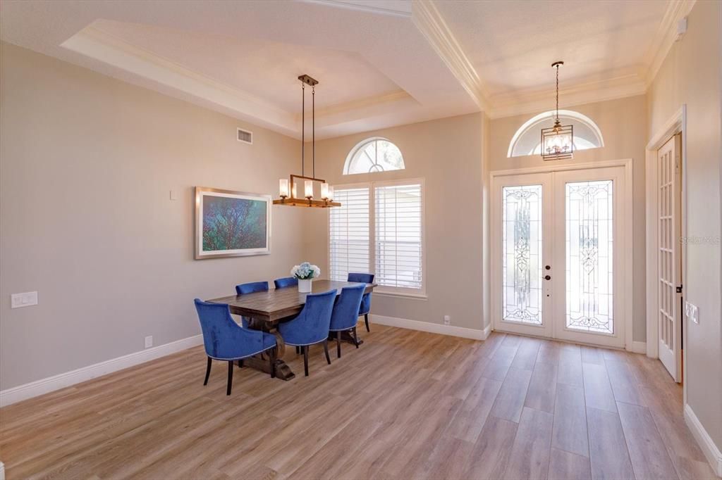 En Venta: $1,200,000 (5 camas, 4 baños, 3385 Pies cuadrados)