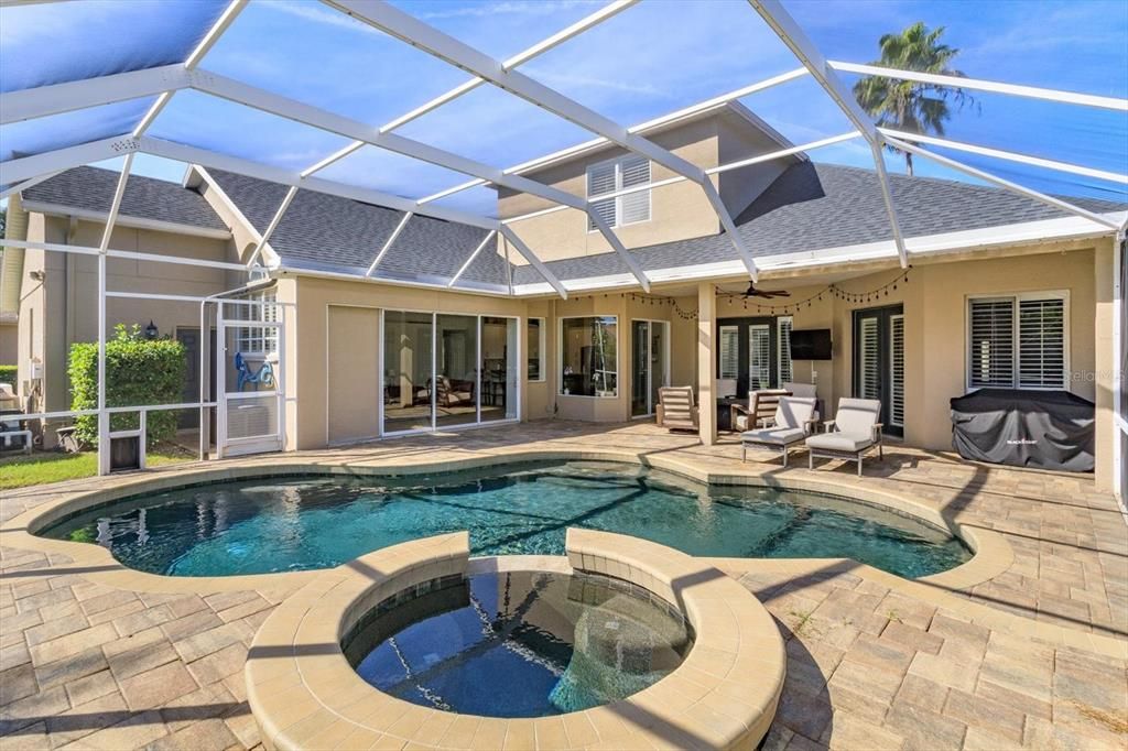 En Venta: $1,200,000 (5 camas, 4 baños, 3385 Pies cuadrados)