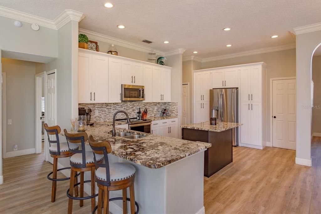 En Venta: $1,200,000 (5 camas, 4 baños, 3385 Pies cuadrados)