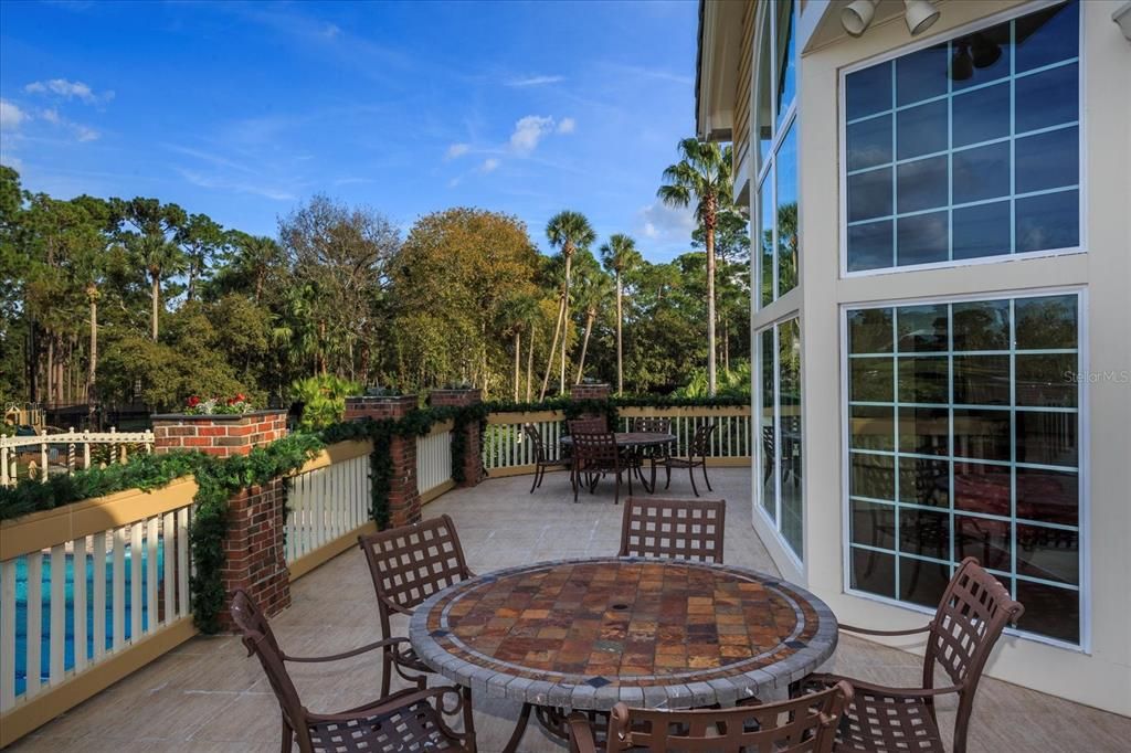 En Venta: $1,200,000 (5 camas, 4 baños, 3385 Pies cuadrados)