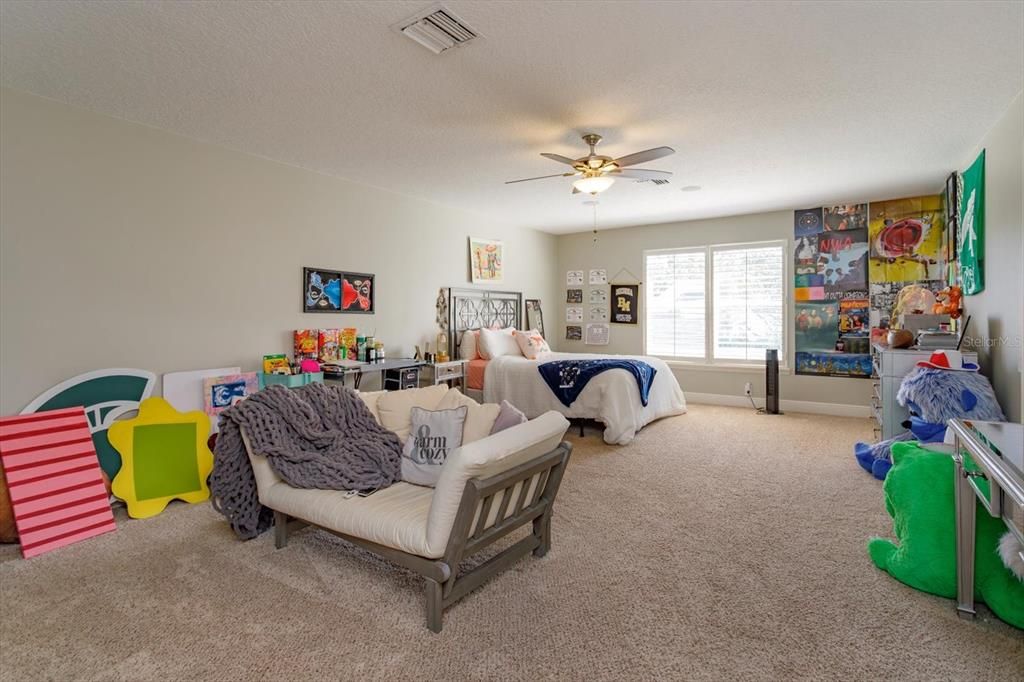 En Venta: $1,200,000 (5 camas, 4 baños, 3385 Pies cuadrados)