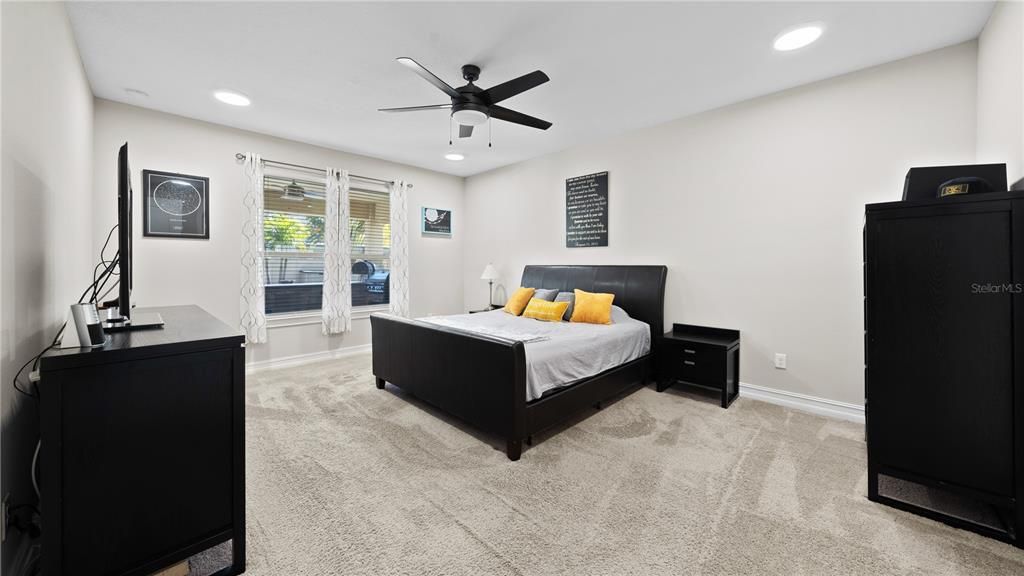 For Sale: $789,900 (5 beds, 4 baths, 3765 Square Feet)