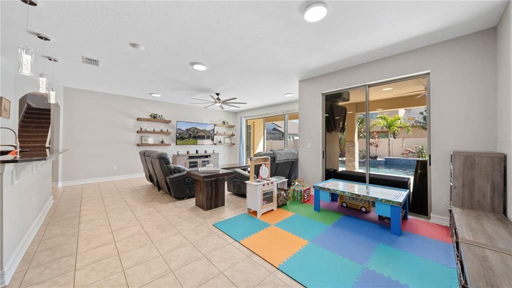 For Sale: $789,900 (5 beds, 4 baths, 3765 Square Feet)