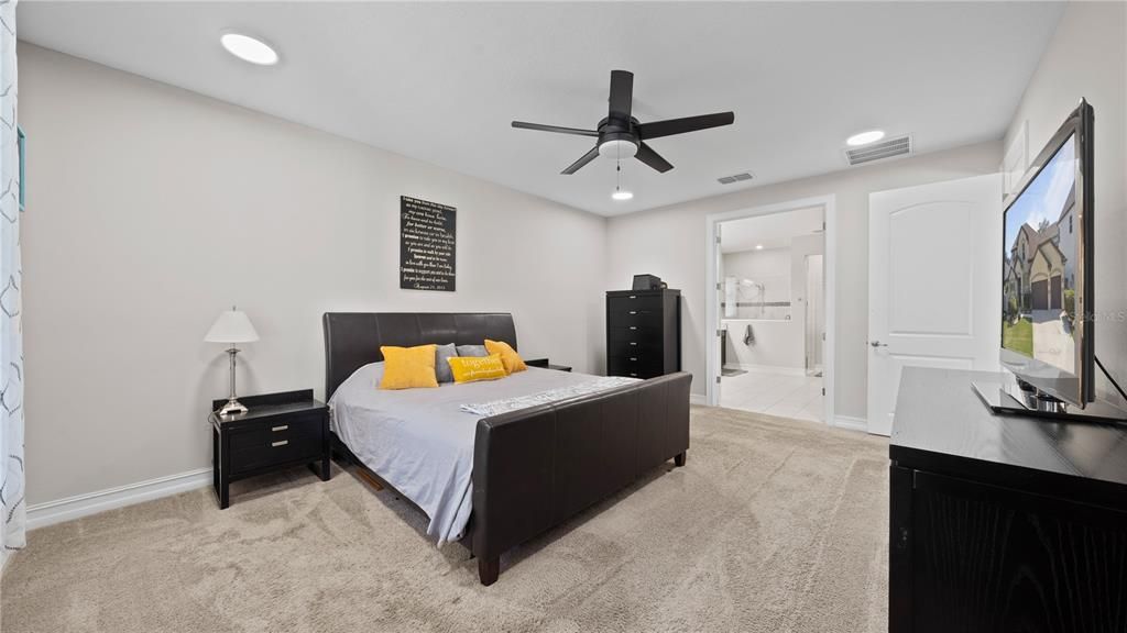 For Sale: $789,900 (5 beds, 4 baths, 3765 Square Feet)