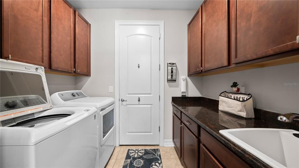 For Sale: $789,900 (5 beds, 4 baths, 3765 Square Feet)