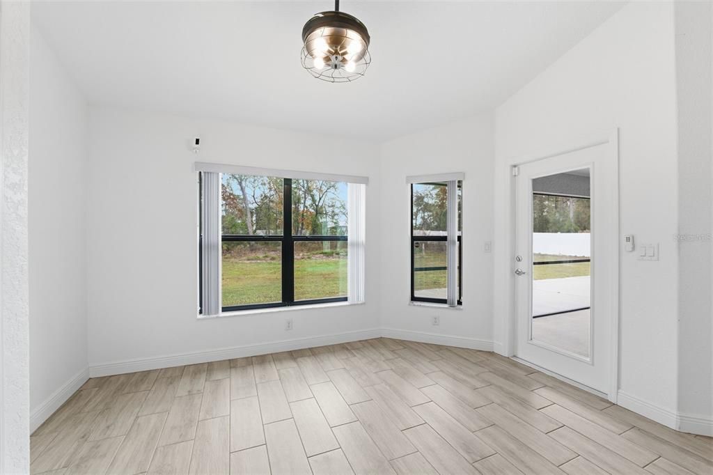 На продажу: $440,000 (3 спален, 2 ванн, 1967 Квадратных фут)