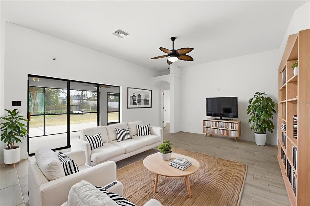 На продажу: $440,000 (3 спален, 2 ванн, 1967 Квадратных фут)