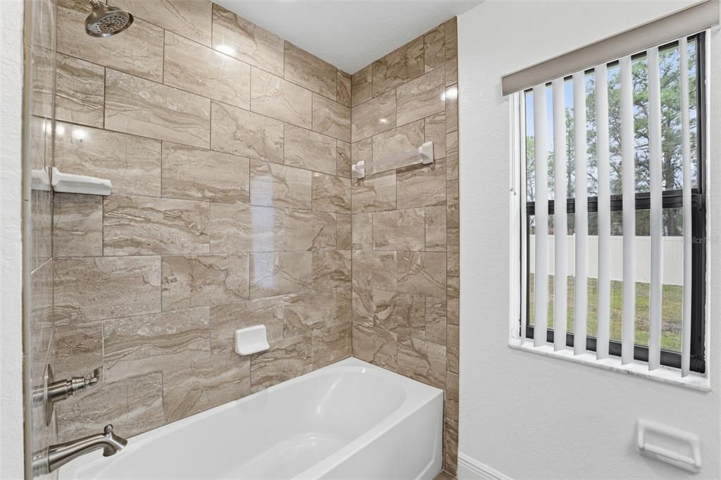 На продажу: $440,000 (3 спален, 2 ванн, 1967 Квадратных фут)