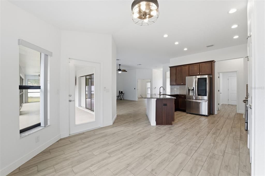 На продажу: $440,000 (3 спален, 2 ванн, 1967 Квадратных фут)