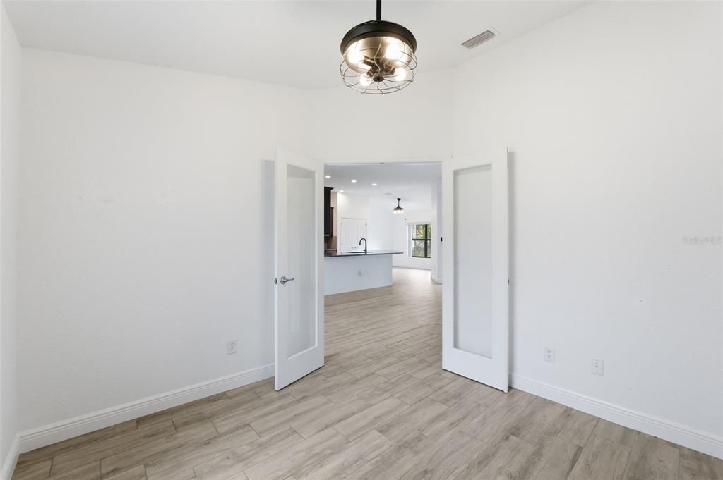 На продажу: $440,000 (3 спален, 2 ванн, 1967 Квадратных фут)