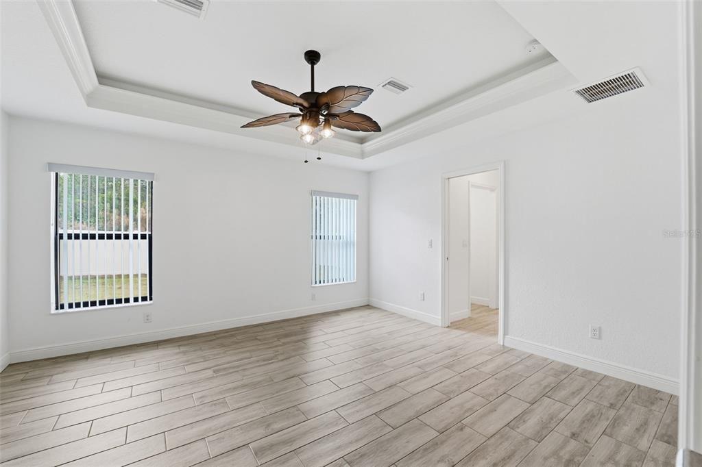 На продажу: $440,000 (3 спален, 2 ванн, 1967 Квадратных фут)